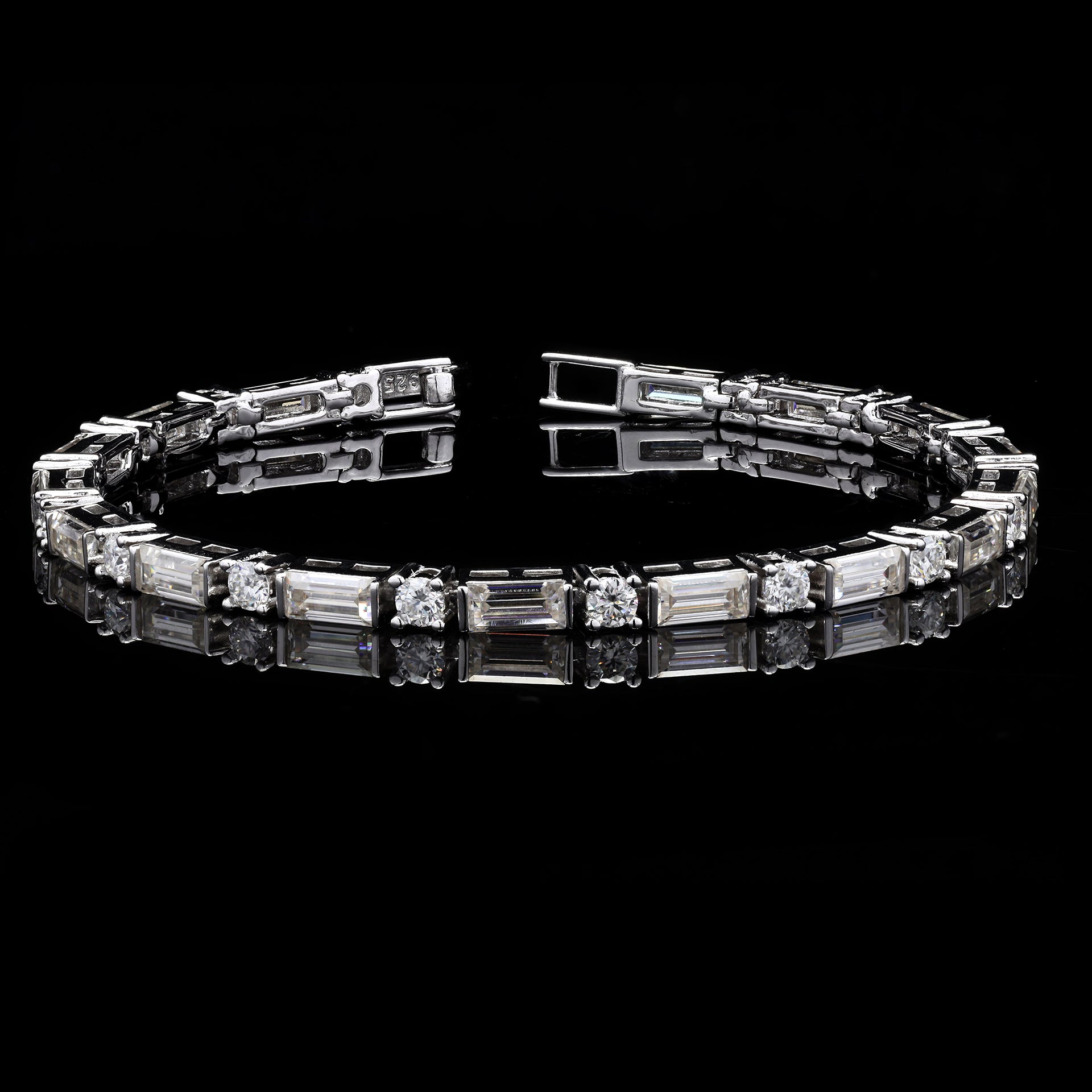 Luxe Harmony 9.6ct Moissanite Bracelet – Baguette &amp; Round Cut Tennis Design