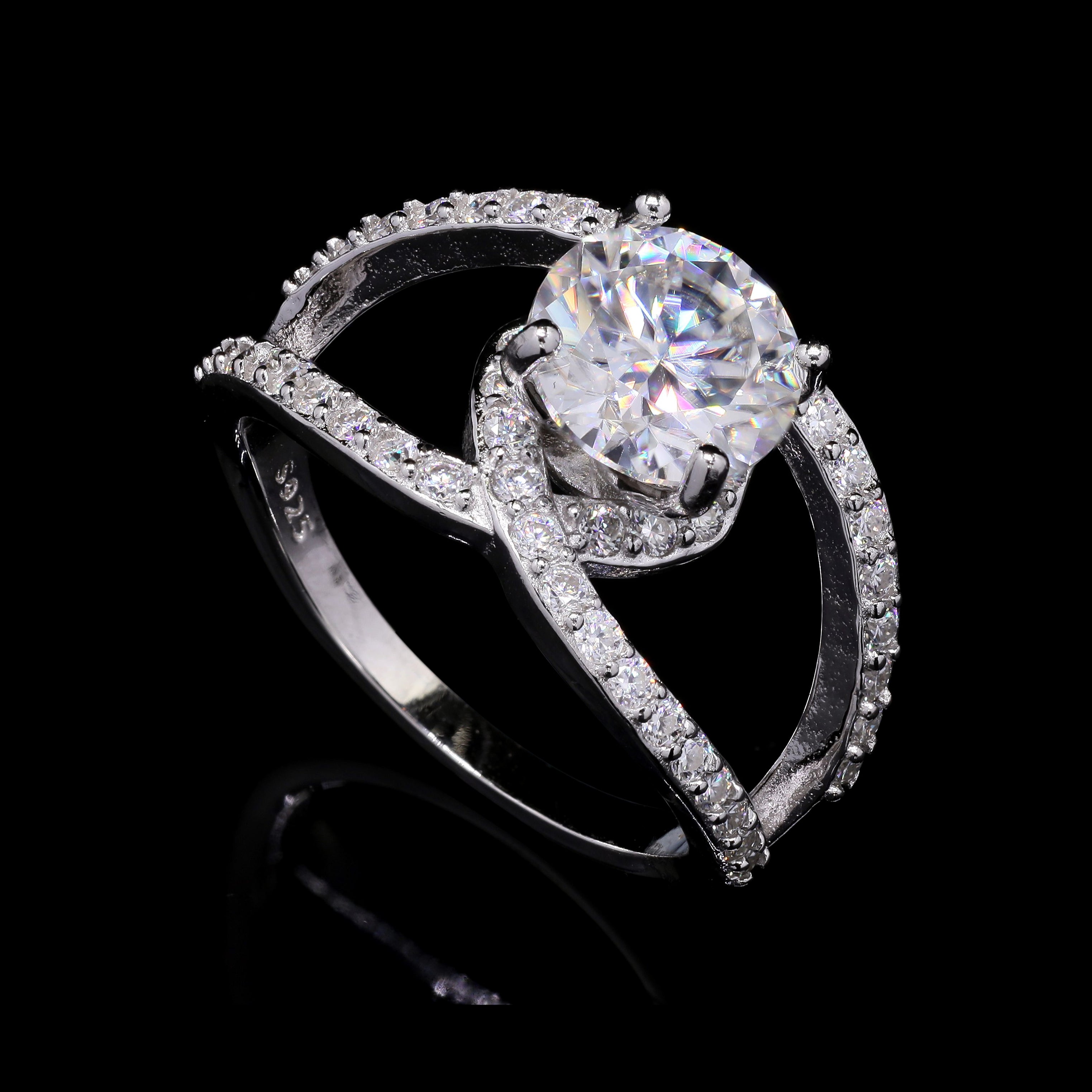 Infinity Spark 2.75ct Moissanite Ring – Round Cut with Pavé Infinity Band